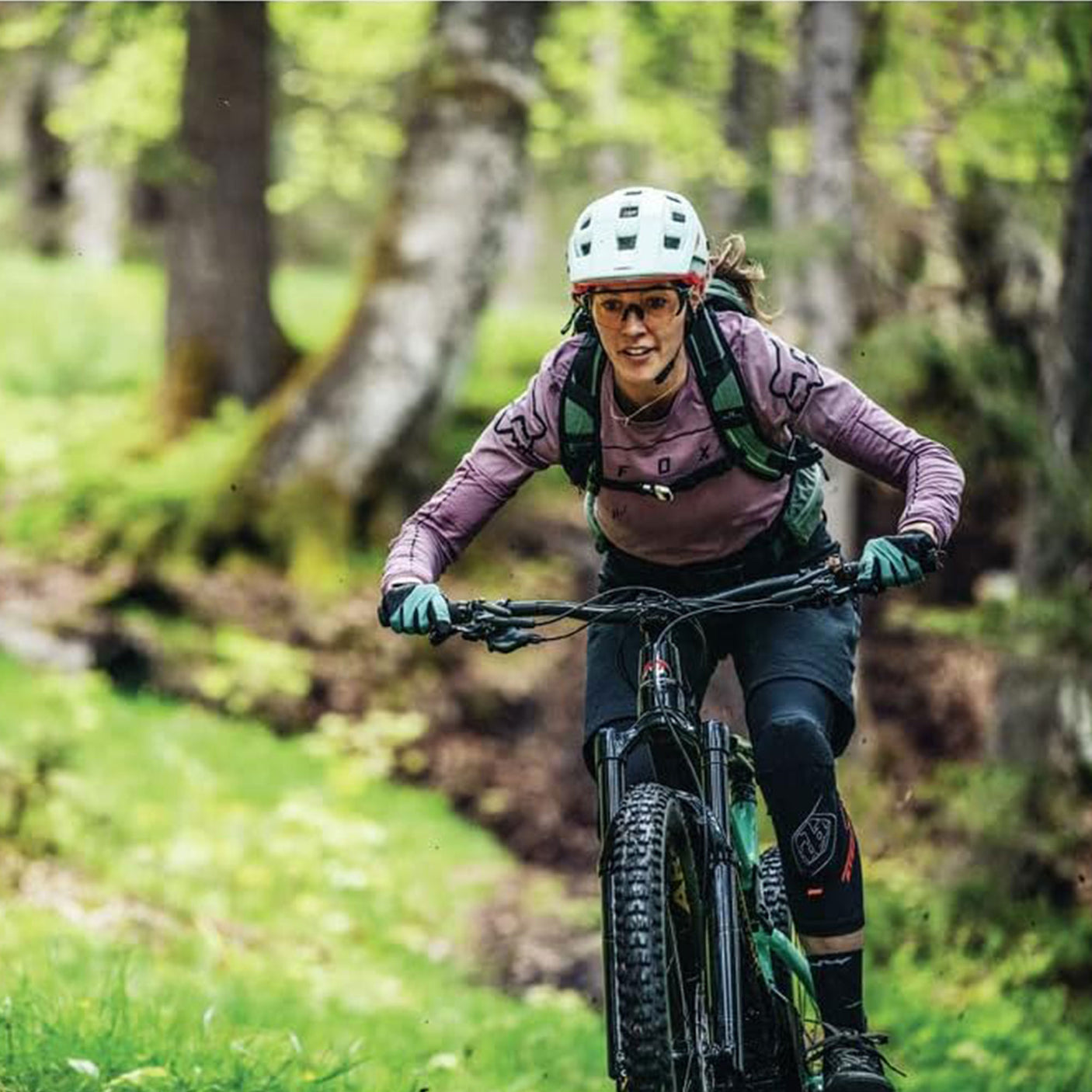 Abus Mountainbike Helm MoDrop pine green
