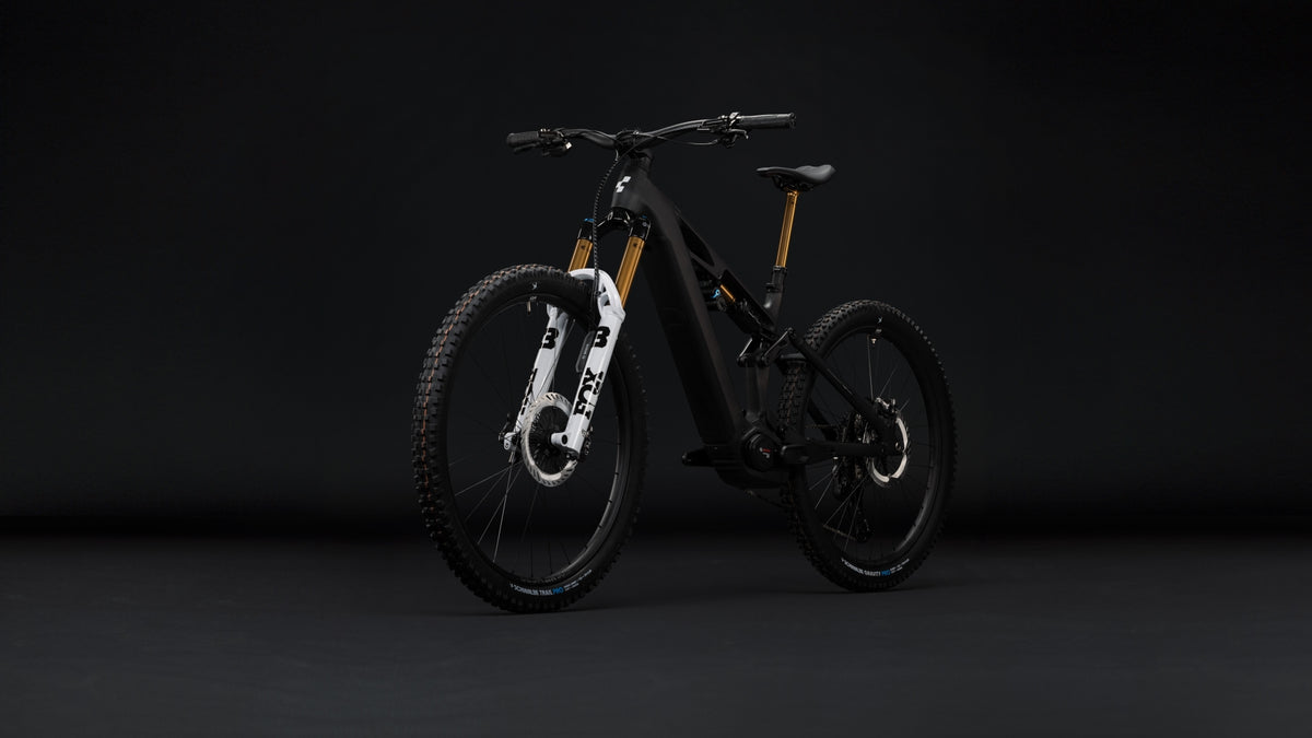 Cube Stereo Hybrid ONE77 HPC AT 800 carbon´n´white (2027)