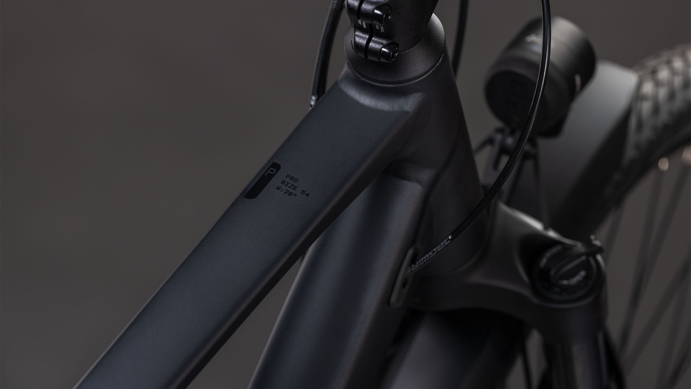 Cube Kathmandu Pro coal´n´black (2026)