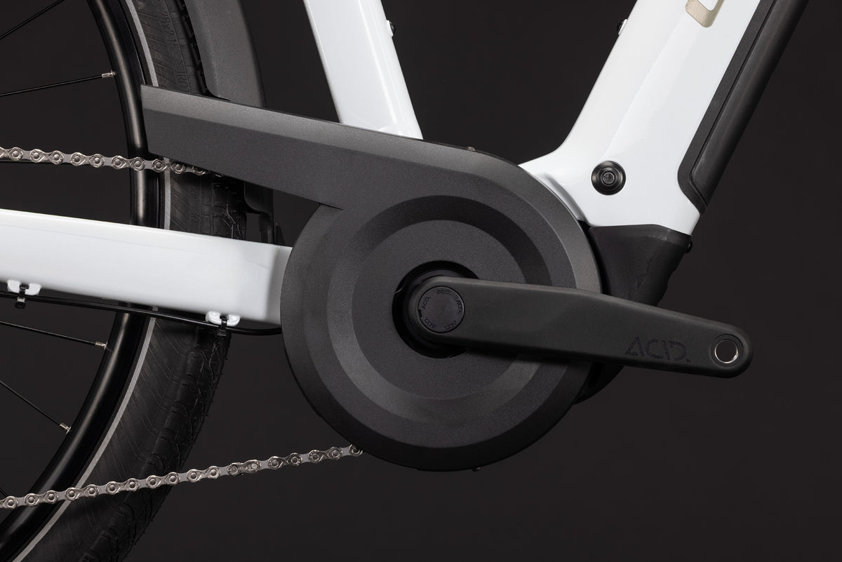 Cube Touring Hybrid ONE 600 Diamant metallicwhite´n´chrome (2027)