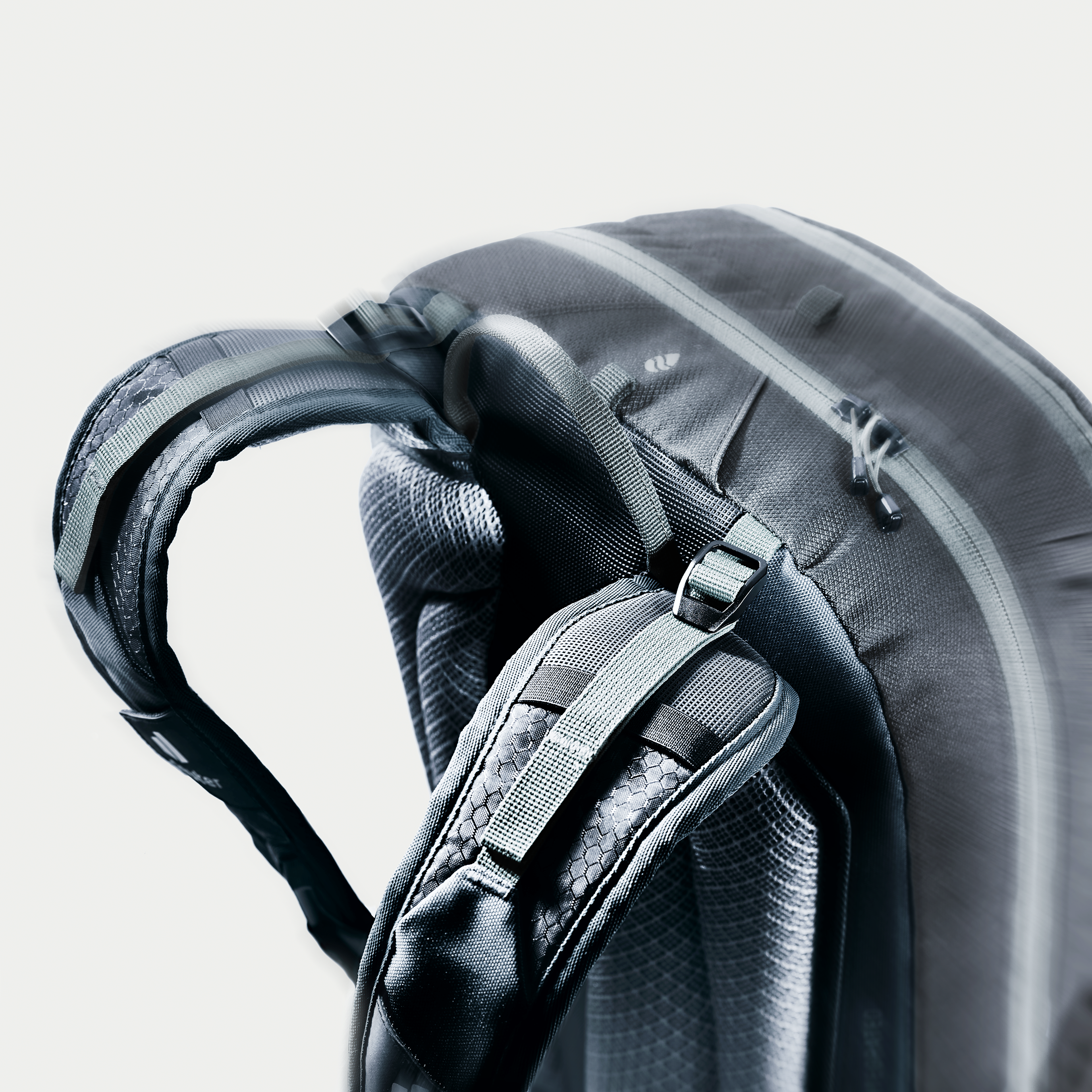 deuter Attack 16 Fahrradrucksack grau