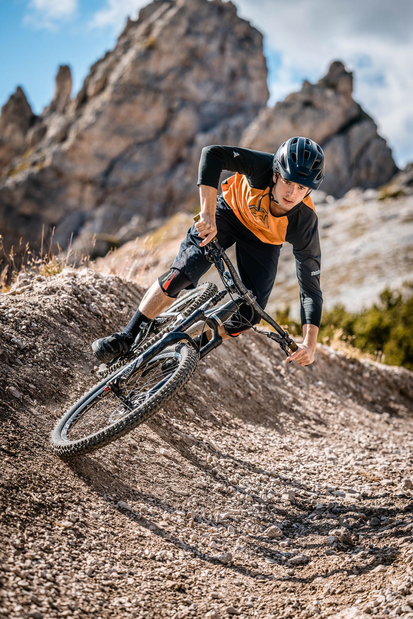 pirate fahrradbekleidung Zimtstern PureFlowz Shirt 3/4 | Herren Radtrikot langarm | Burnt Orange/ Pirate Black