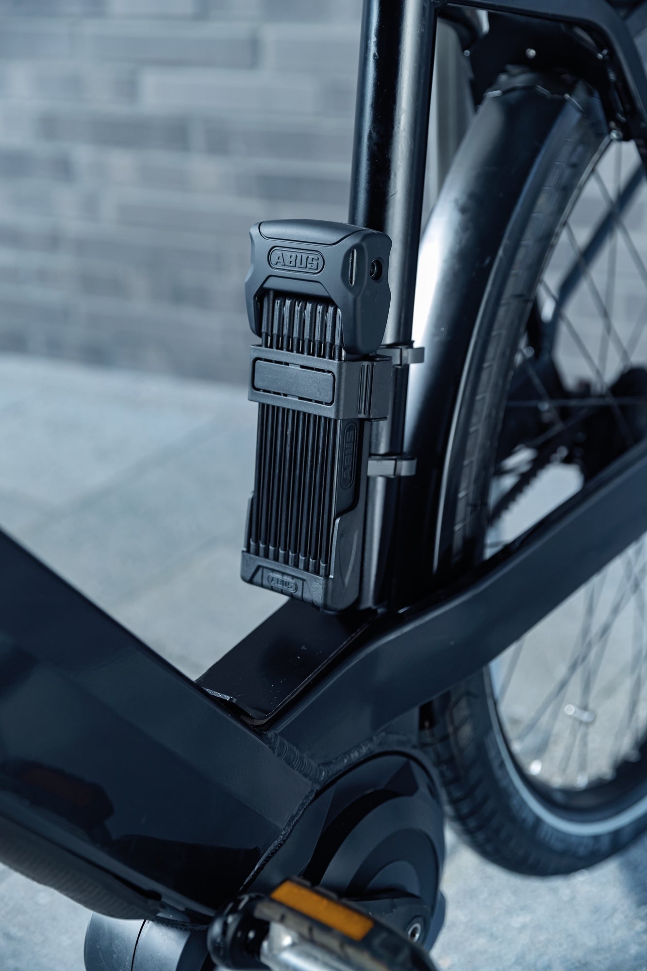 abus bordo big 6000 fahrradschloss faltschloss 120 cm-lang test ABUS Bordo Big 6000K/120 Faltschloss + Halter SH schwarz