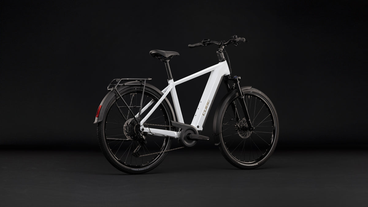 Cube Touring Hybrid ONE 600 Diamant metallicwhite´n´chrome (2027)