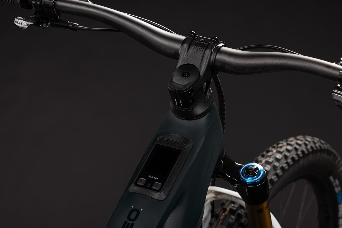 Cube Stereo Hybrid ONE44 HPC AT 800  carbon´n´white (2027)