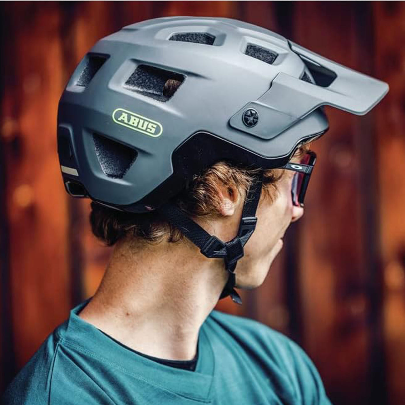 Abus Mountainbike Helm MoDrop pine green