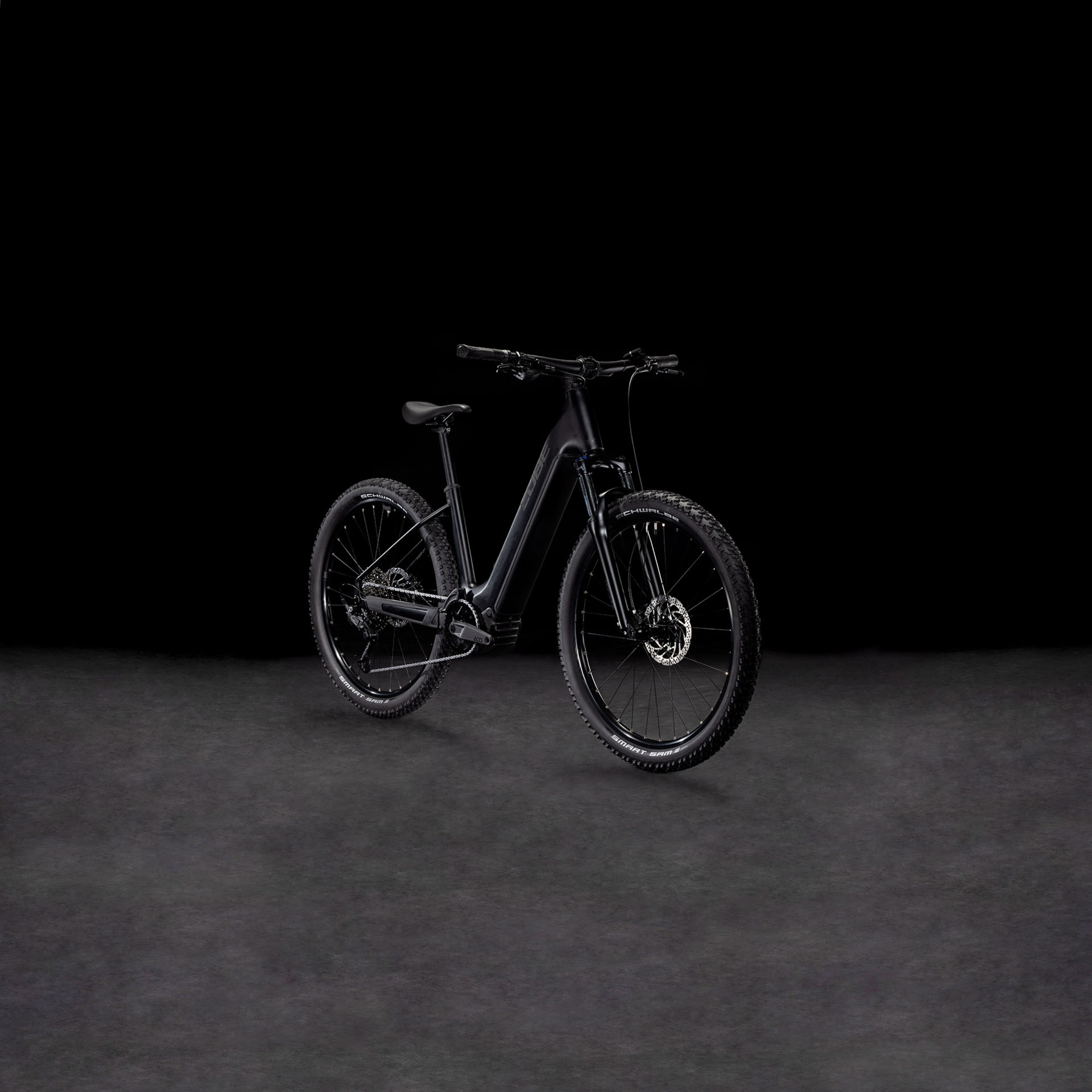 Cube Reaction Hybrid ONE 600  Wave 600 blackline