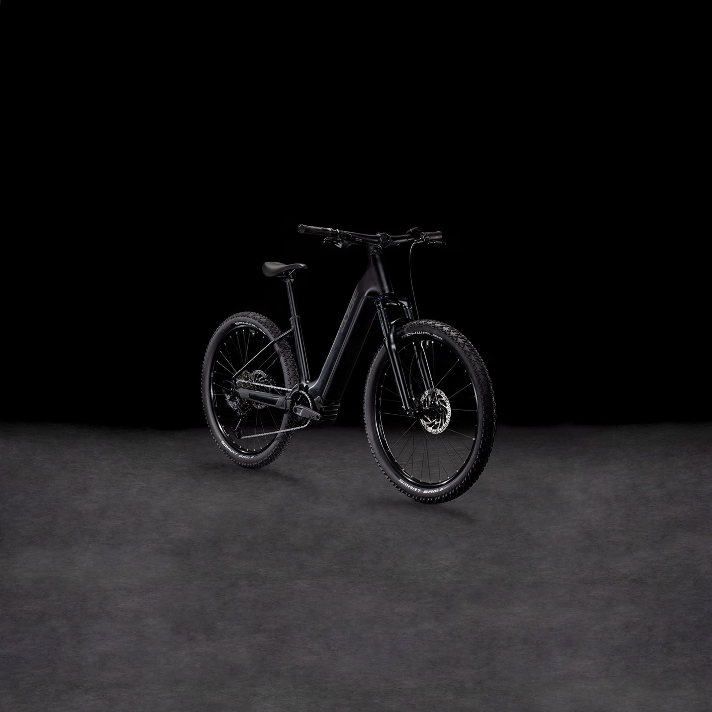 Cube Reaction Hybrid ONE 600  Wave 600 blackline