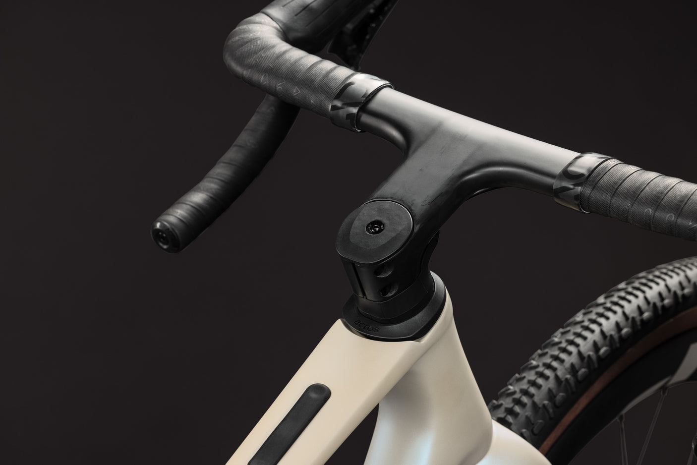 Cube Nuroad C:62 SLX  glintsand´n´black (2027)