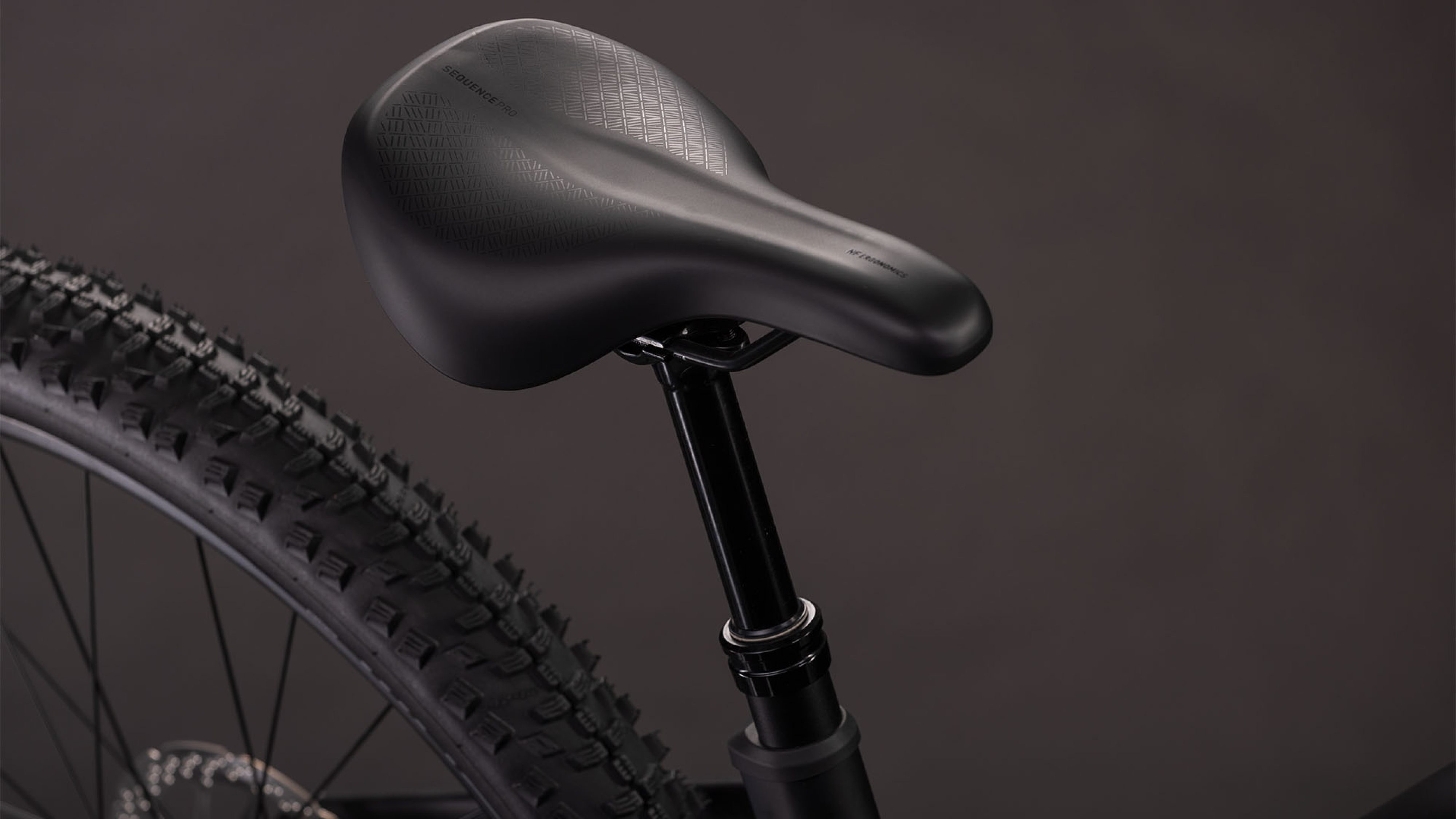 Cube Reaction Hybrid Pro 800 Trapez blackline (2026)