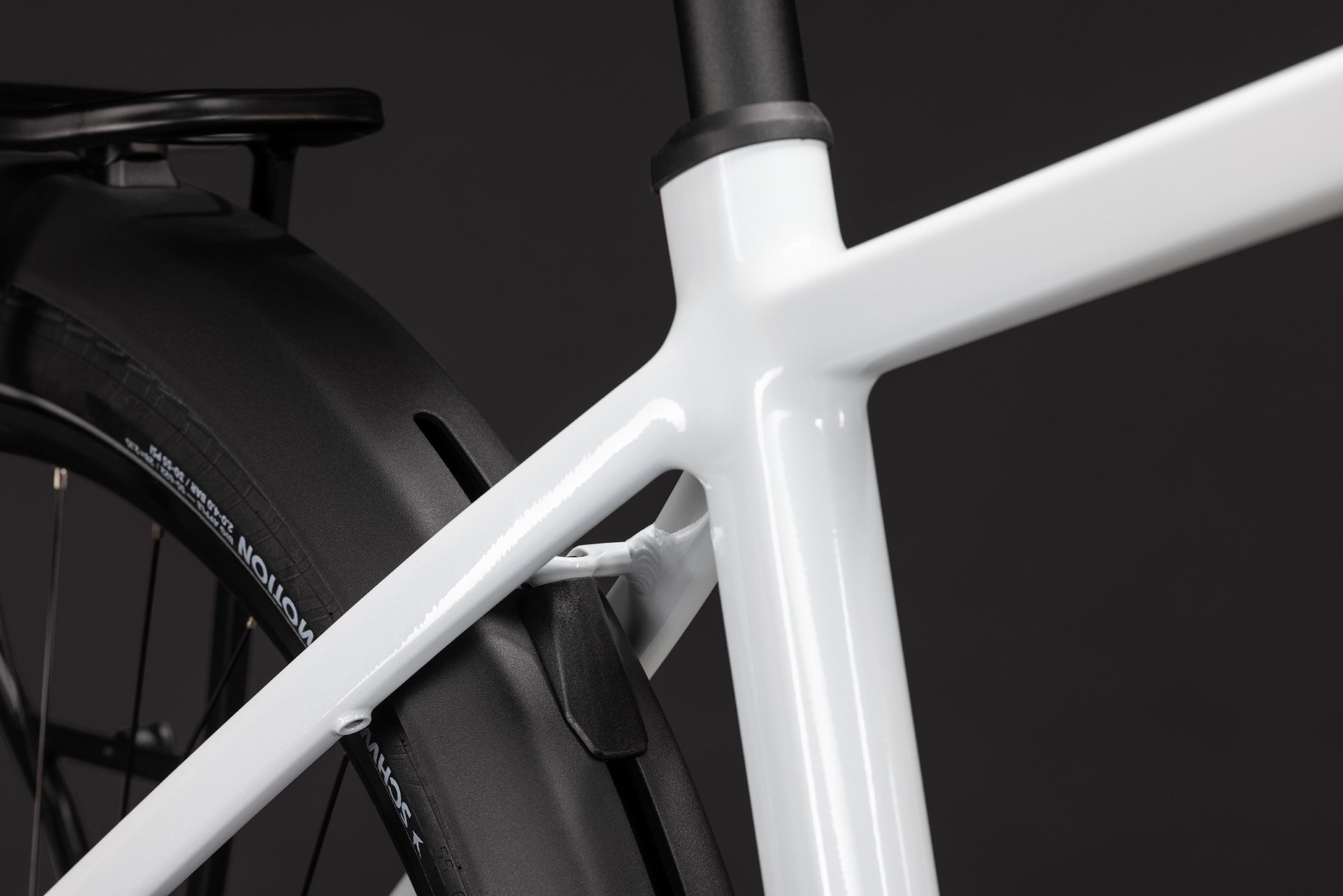 Cube Touring Hybrid ONE 600 Diamant metallicwhite´n´chrome (2027)
